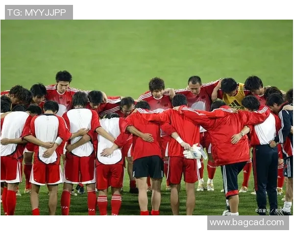 足球明星转头瞬间的精彩瞬间图片集锦展现他们的魅力与风采