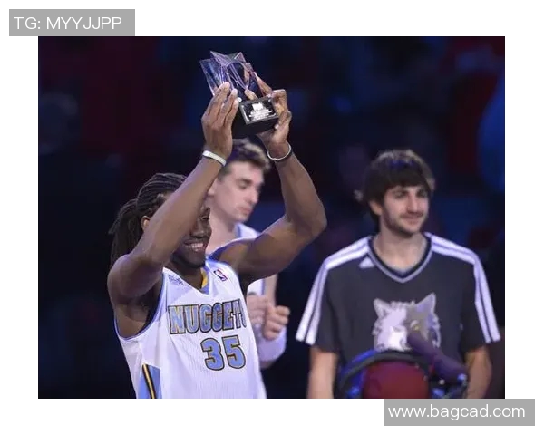 当今篮球界的璀璨明星谁能称霸赛场引领潮流探讨最火球员的魅力与成就 当今篮球界的璀璨明星谁能称霸赛场引领潮流探讨最火球员的魅力与成就