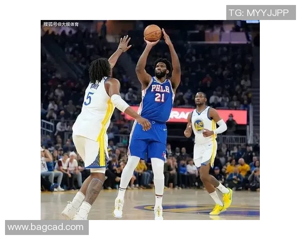 男同篮球明星的荣耀与挑战：打破偏见，追逐梦想的篮球之路