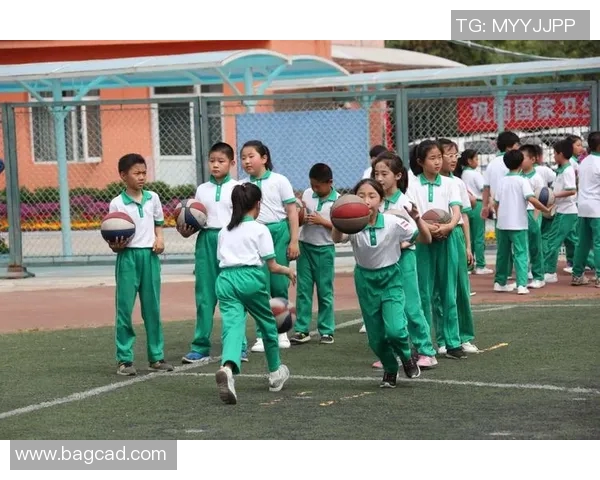 篮球明星吴伦的精彩瞬间与成长历程全记录 篮球明星吴伦的精彩瞬间与成长历程全记录